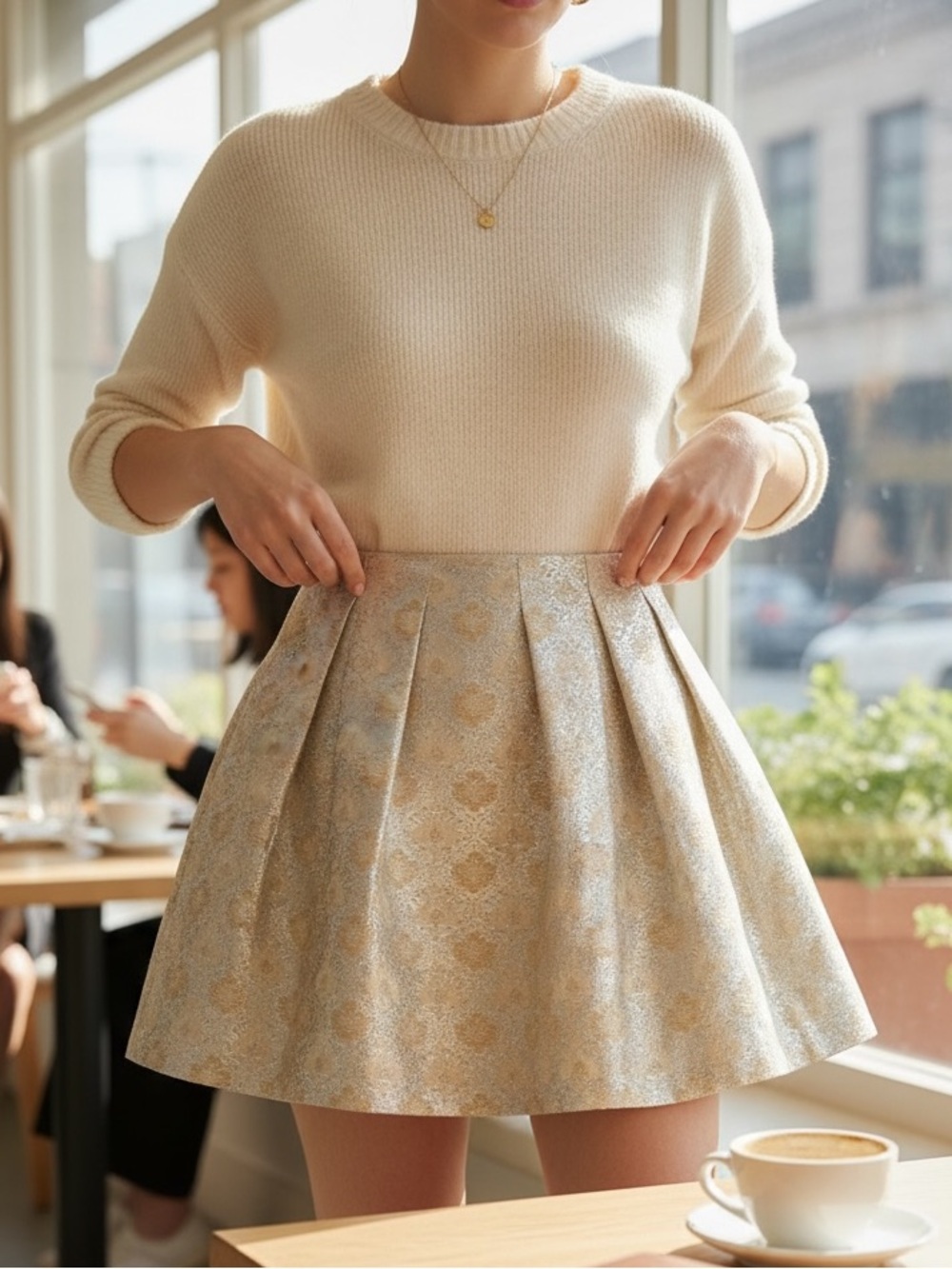 NWOT Tara Jarmon Metallic Gold Silver Brocade Balloon Mini Skirt FR 40